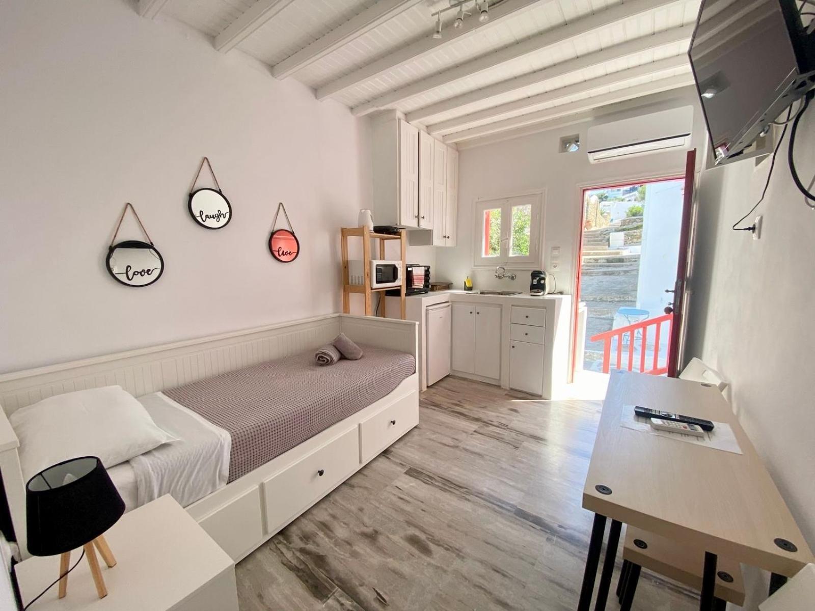 Elenitas Town House With Balcony And Sea View Apartment Mykonos Town Ngoại thất bức ảnh